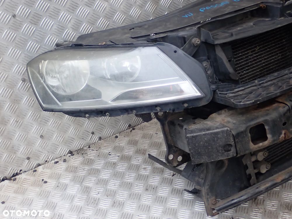 PAS PRZEDNI CHŁODNICE WENTYLATOR VW PASSAT B7  2.0 TDI - 3