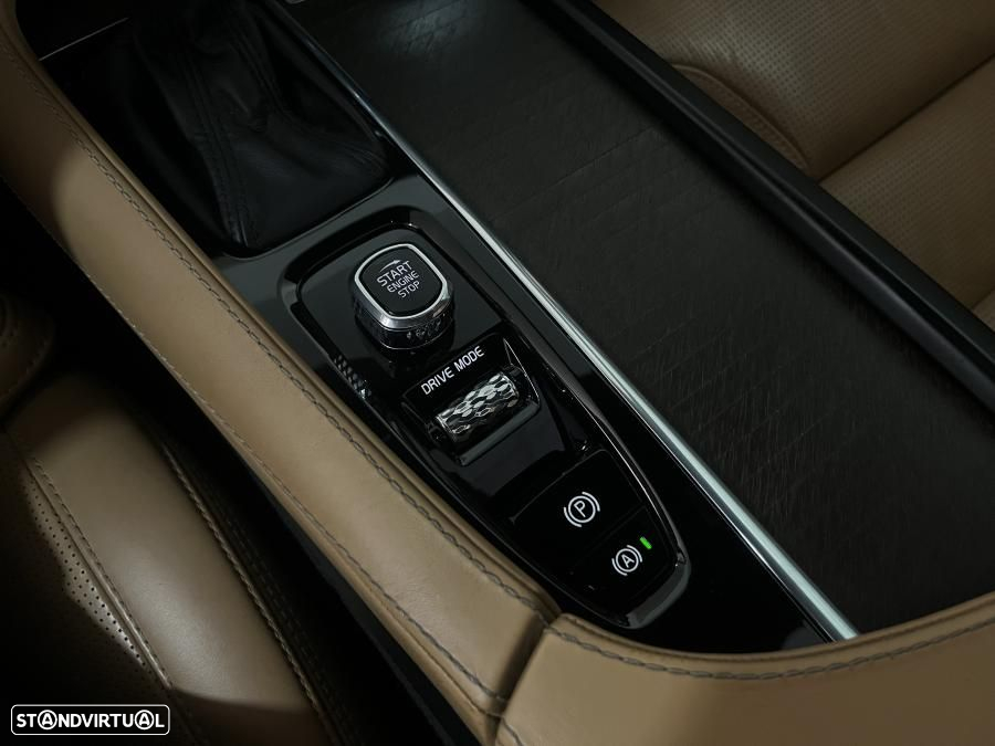 Volvo V90 Cross Country 2.0 D4 Plus AWD Geartronic - 24