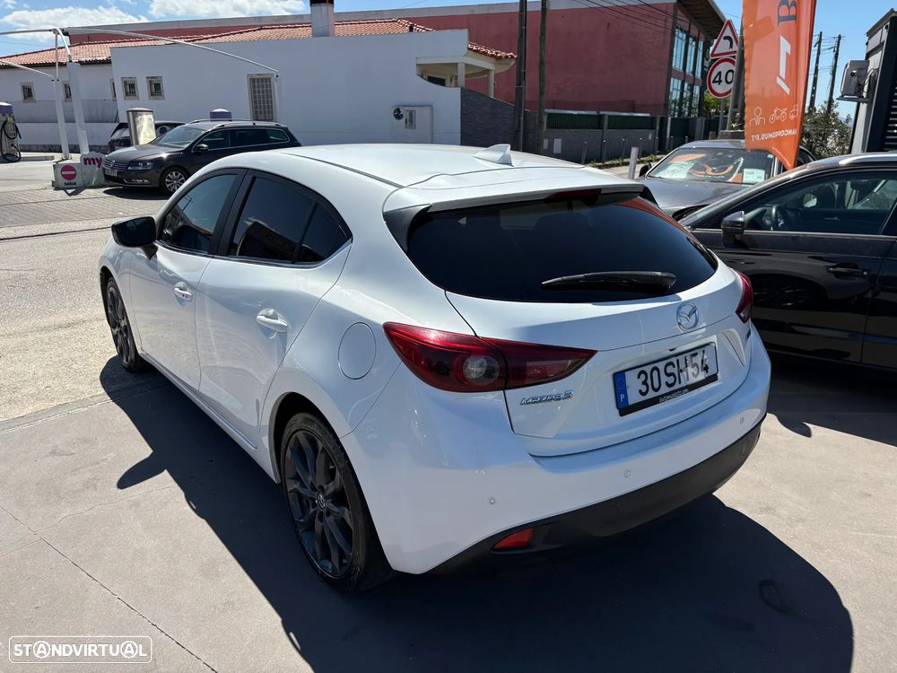 Mazda 3 Hatchback 1.5 Sky-D Evolve HS - 4