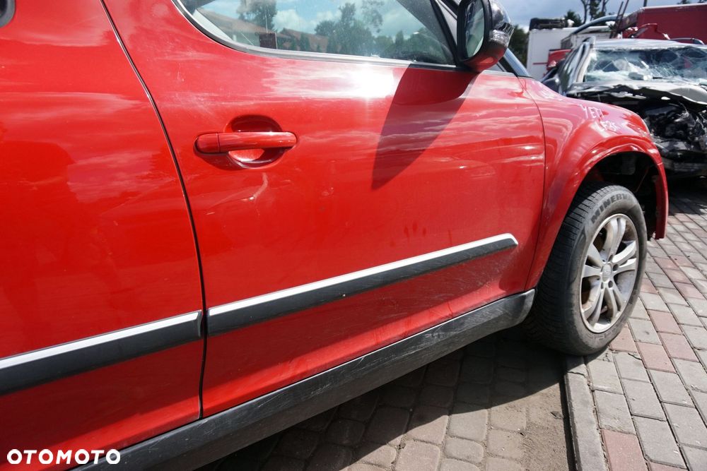 DRZWI PRZEDNIE PRAWE YETI LIFT LF3K  CZERWONY SKODA 2012-2017 - 2