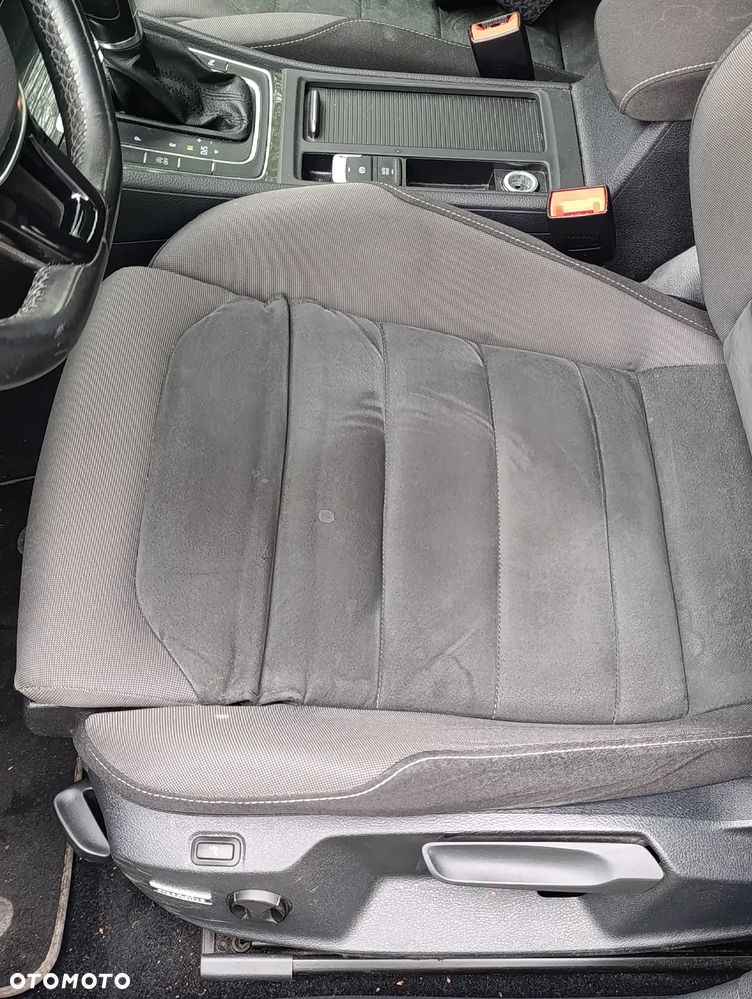 Volkswagen Golf 1.6 TDI SCR DSG Comfortline - 19