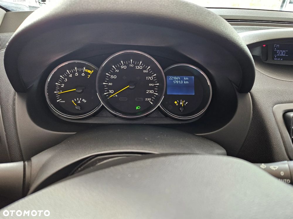 Renault Fluence 1.6 16V Expression - 6