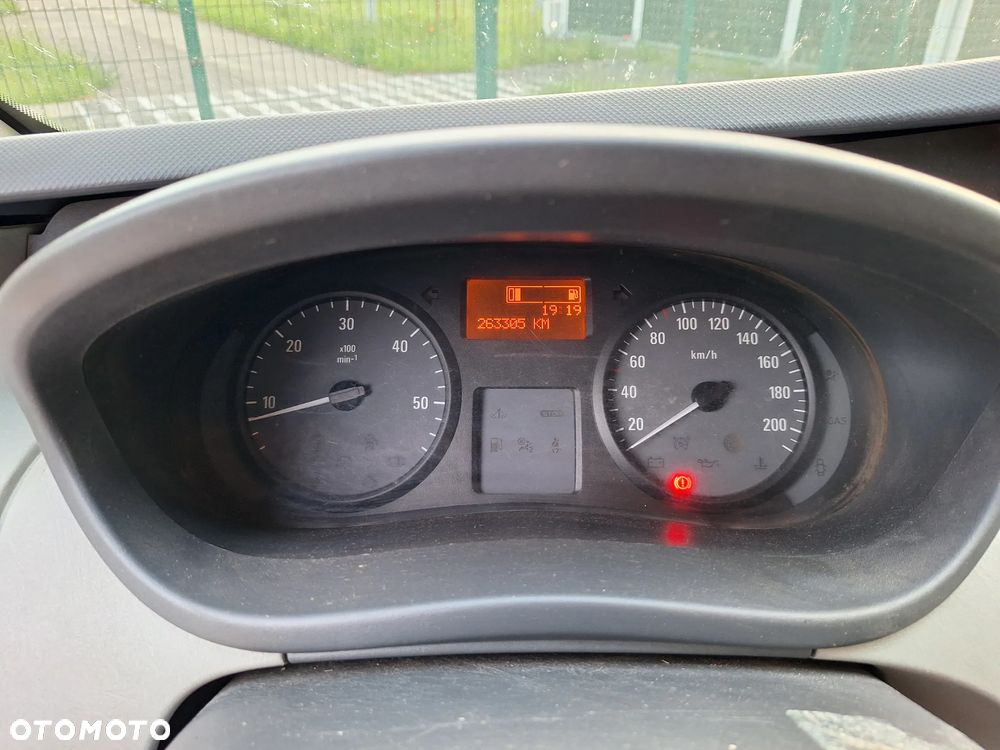 Opel Vivaro - 12