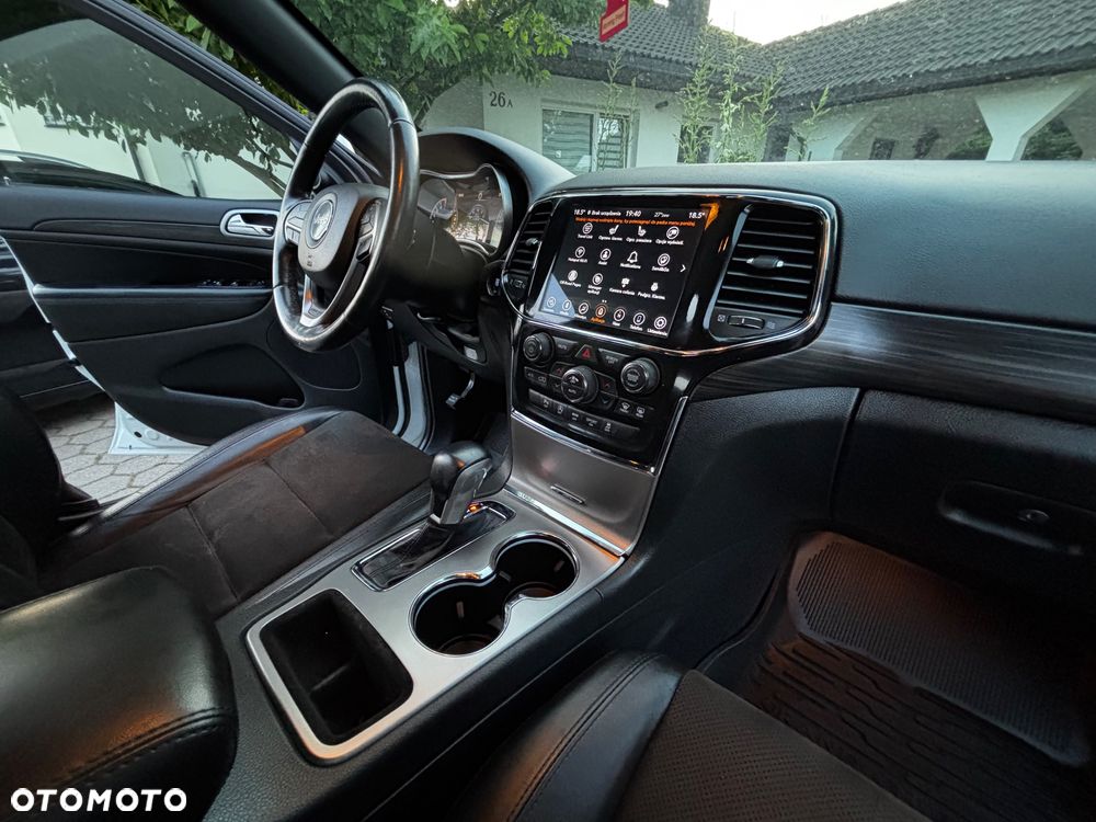 Jeep Grand Cherokee - 18