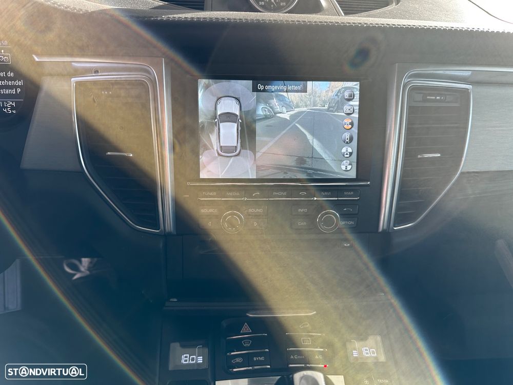 Porsche Macan Turbo - 16