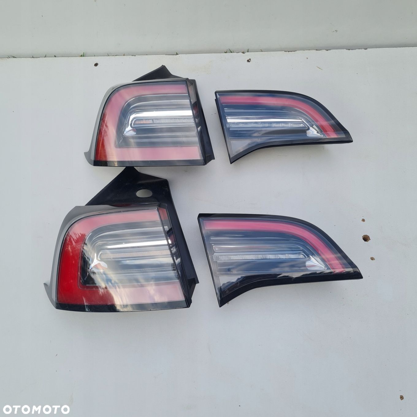 TESLA MODEL 3 Y LAMPA TYLNA LEWA 1502088-00-B - 1