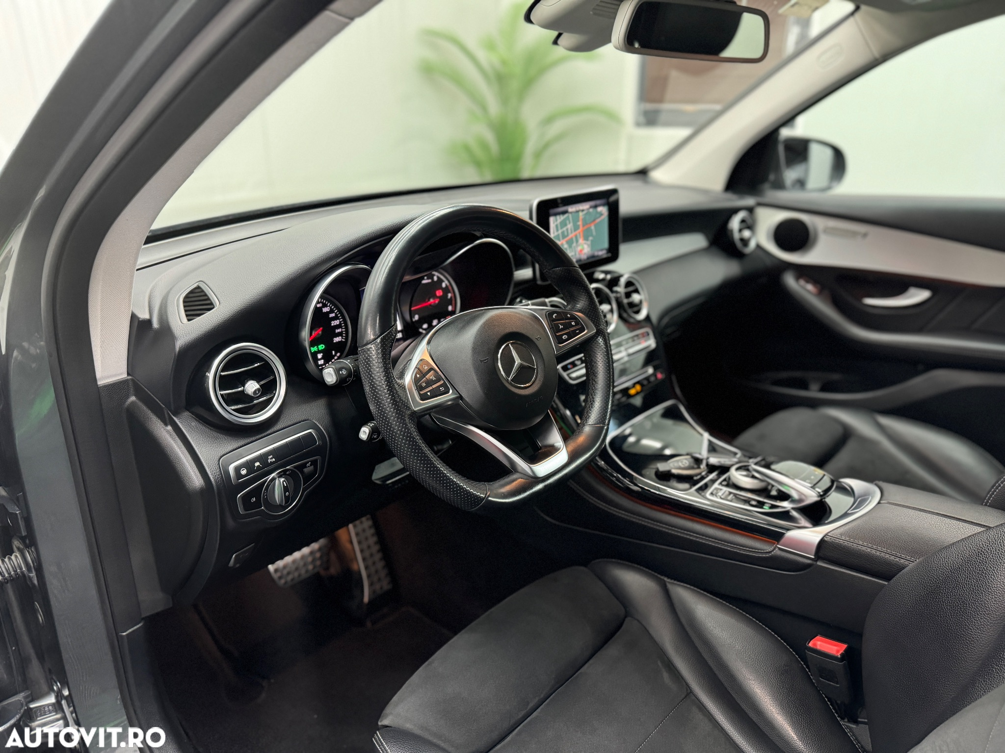 Mercedes-Benz GLC 250 4MATIC - 13