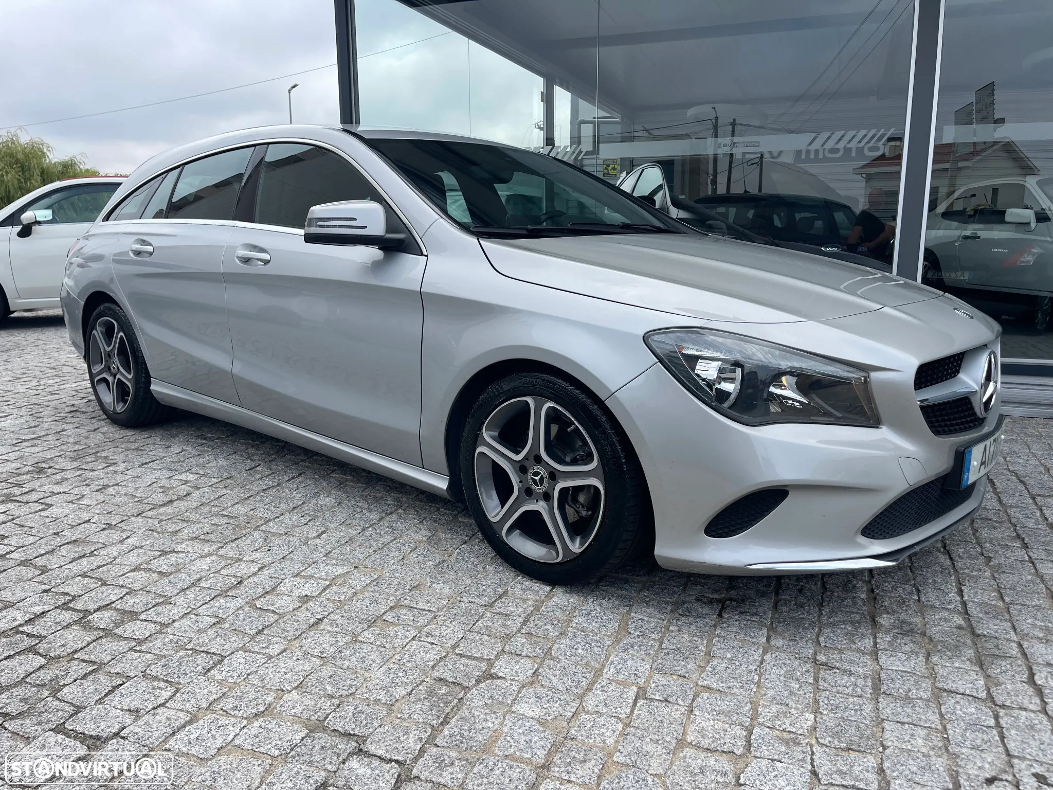 Mercedes-Benz CLA 200 Shooting Brake d - 2