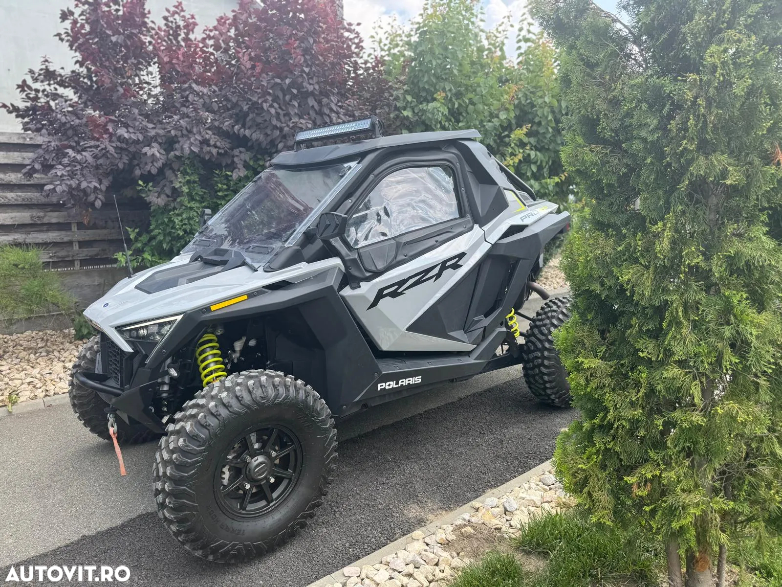 Polaris Ranger XP - 12