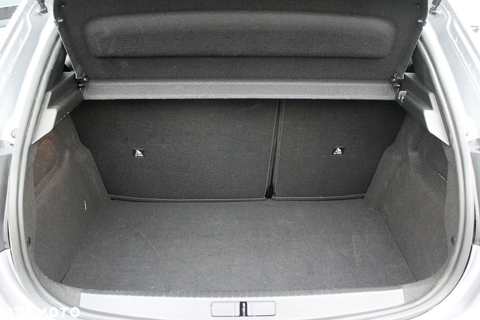 Peugeot 208 - 22