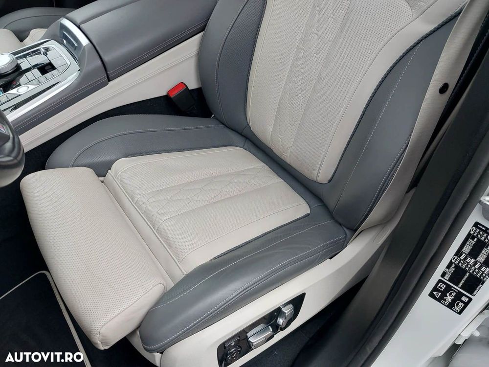 BMW X7 M60i xDrive AT MHEV - 23