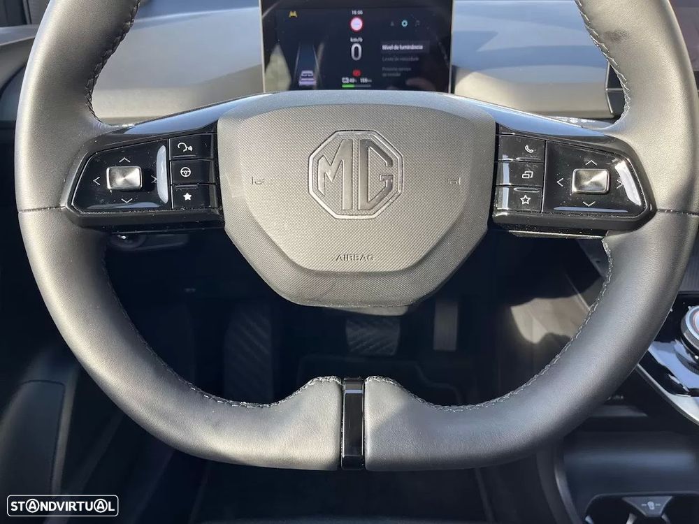 MG MG4 64 kWh Luxury - 16