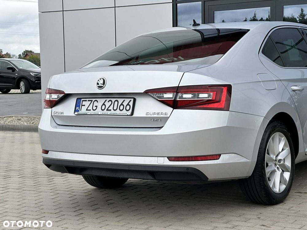 Skoda Superb 2.0 TDI 4x4 DSG Style - 9