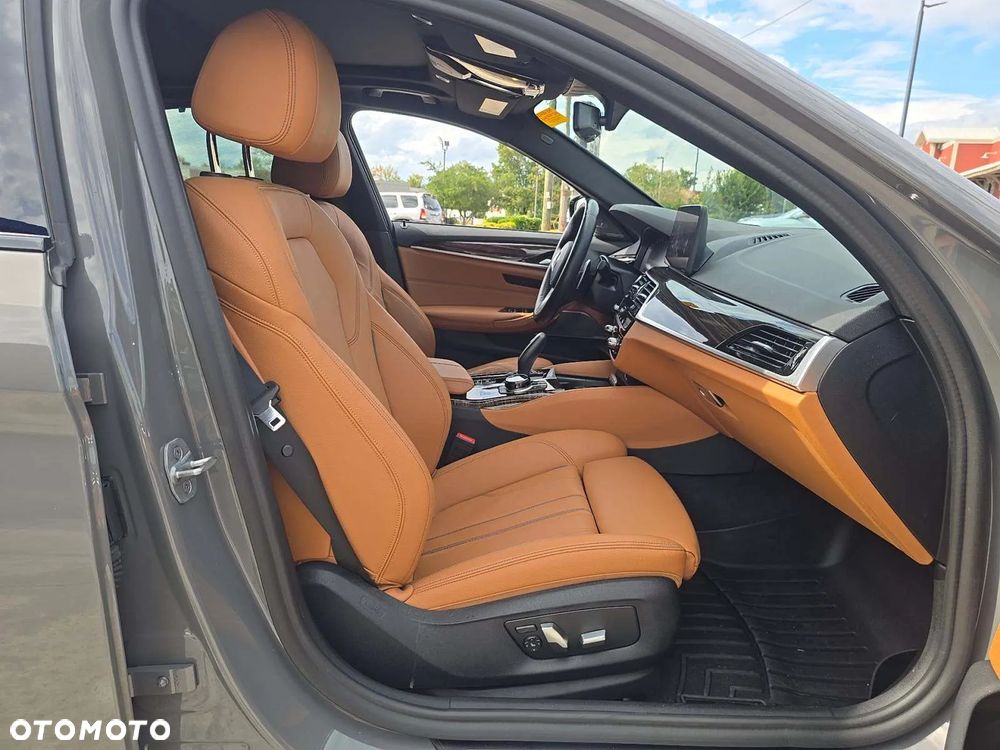 BMW Seria 5 540i M Sport Edition - 10