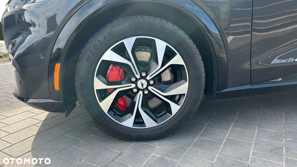 Ford Mustang Mach-E AWD PREMIUM - 5