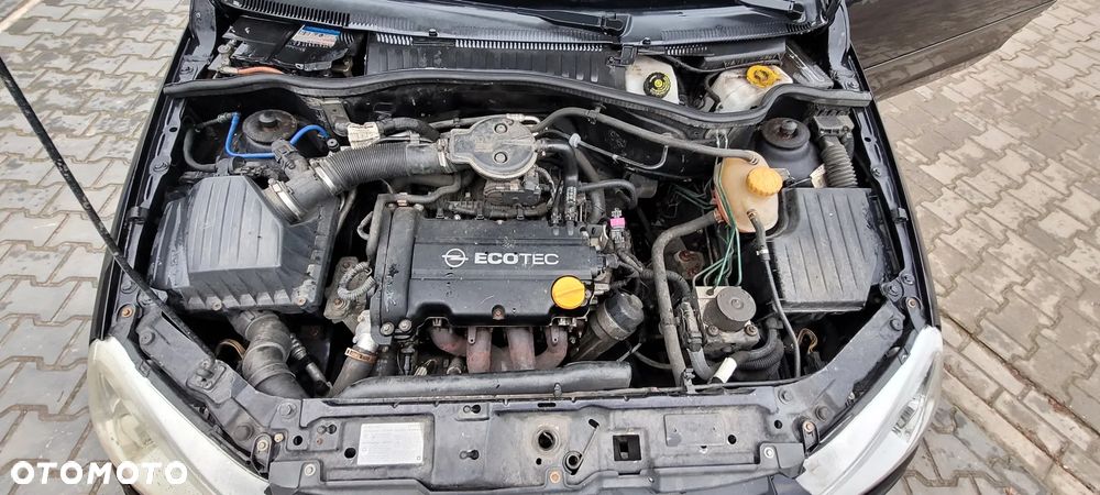 Opel Corsa 1.2 16V - 13