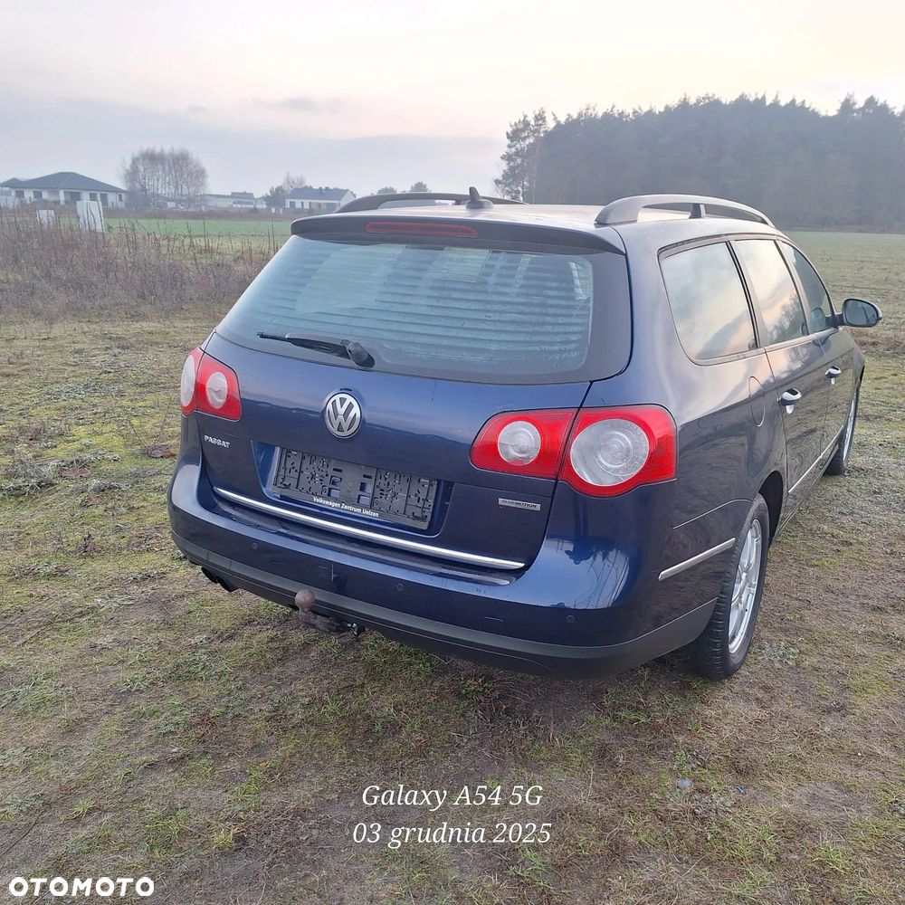 Volkswagen Passat 2.0 TDI DPF BlueMotion Technology Comfortline - 4