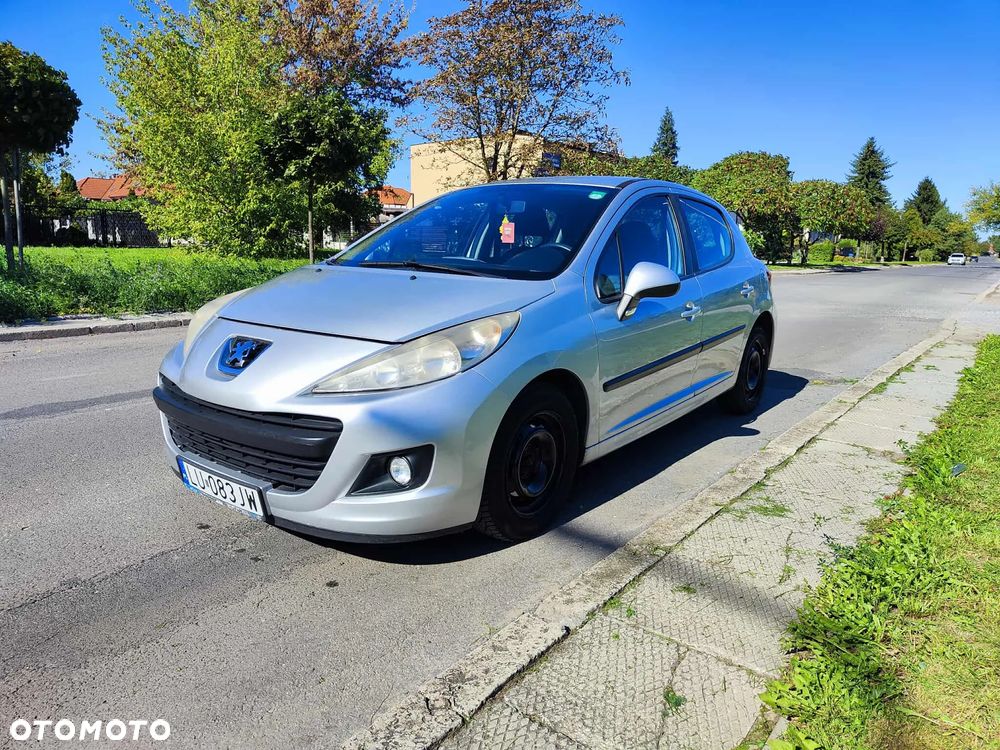 Peugeot 207 - 1