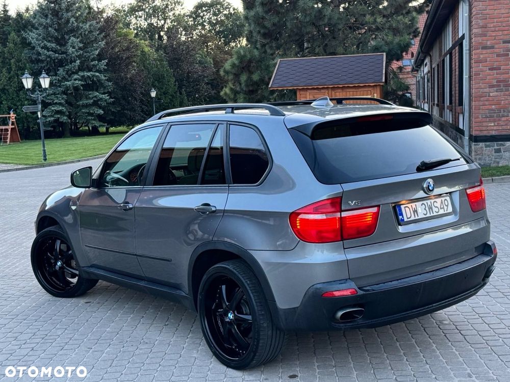 BMW X5 4.8i xDrive - 16