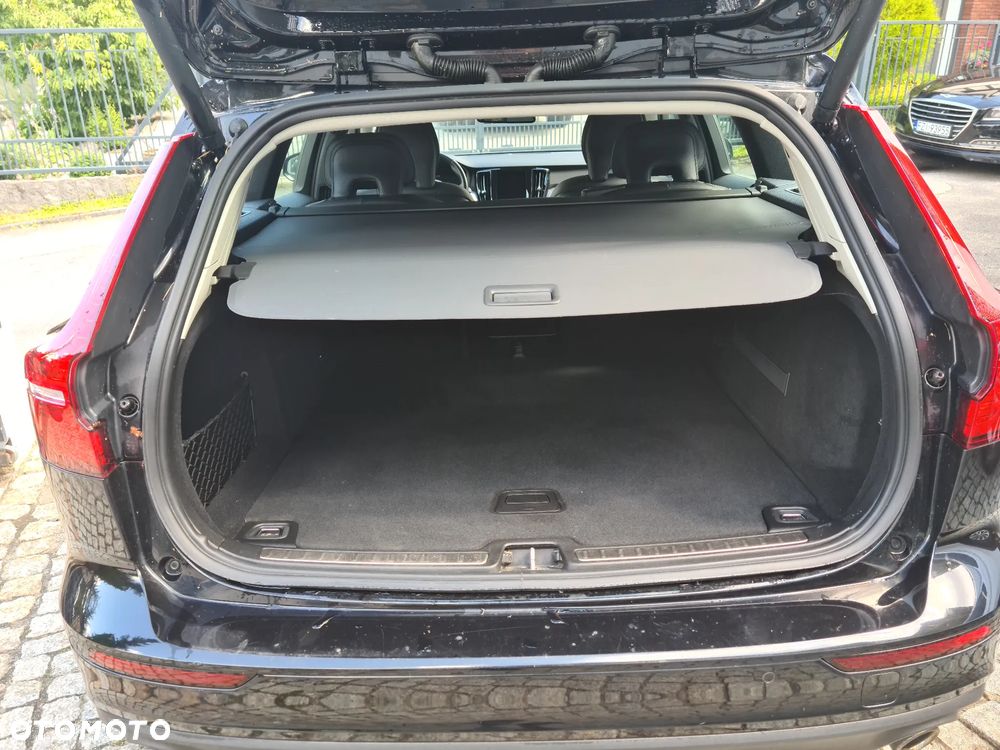 Volvo V60 D4 Drive-E Momentum - 35