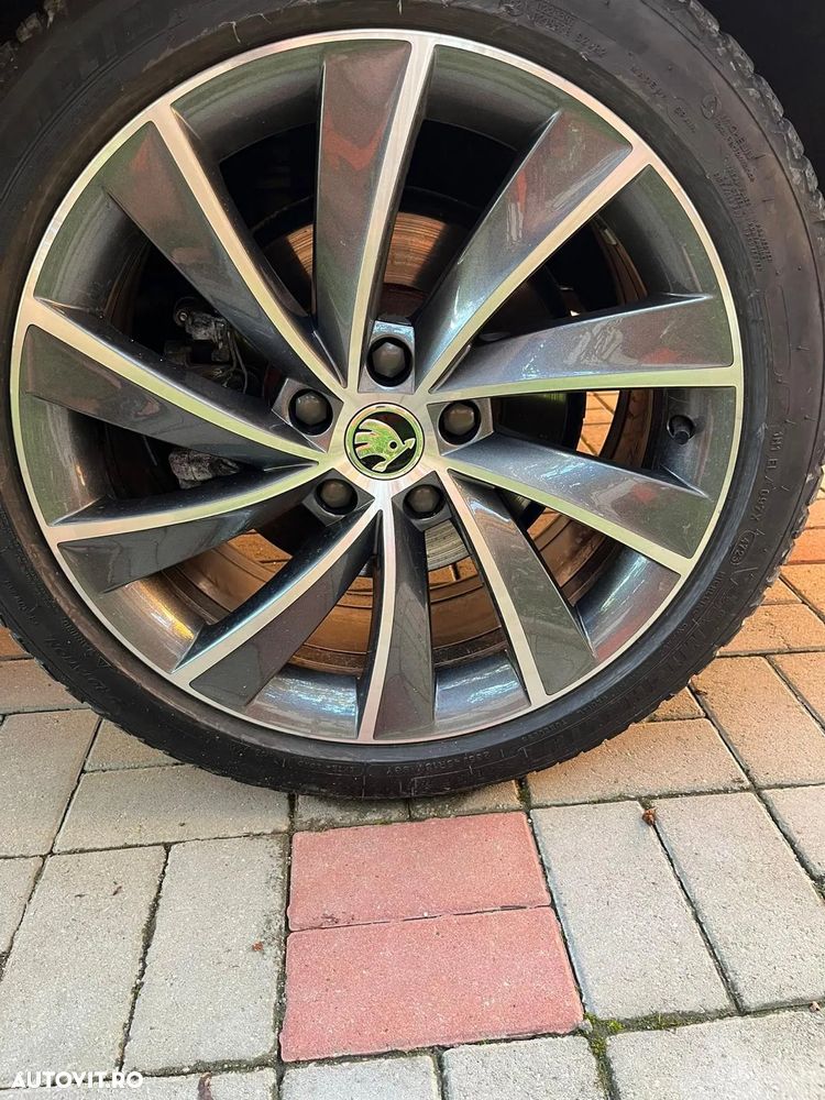 Skoda Superb 2.0 TDI DSG 4X4 Laurin & Klement - 7