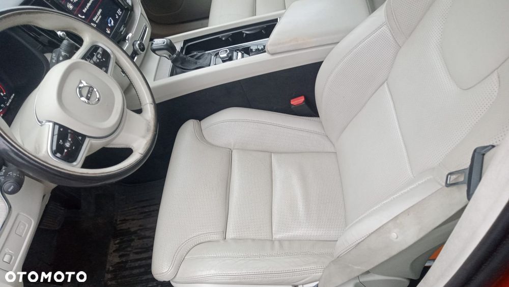 Volvo XC 60 T5 AWD Momentum - 11