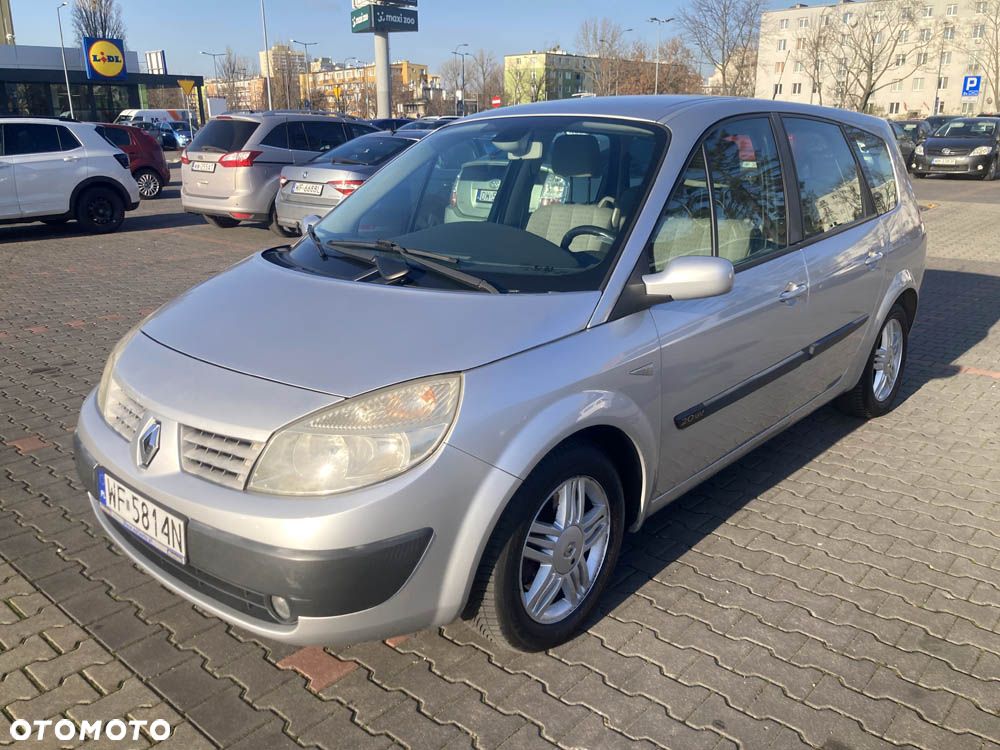 Renault Grand Scenic - 1