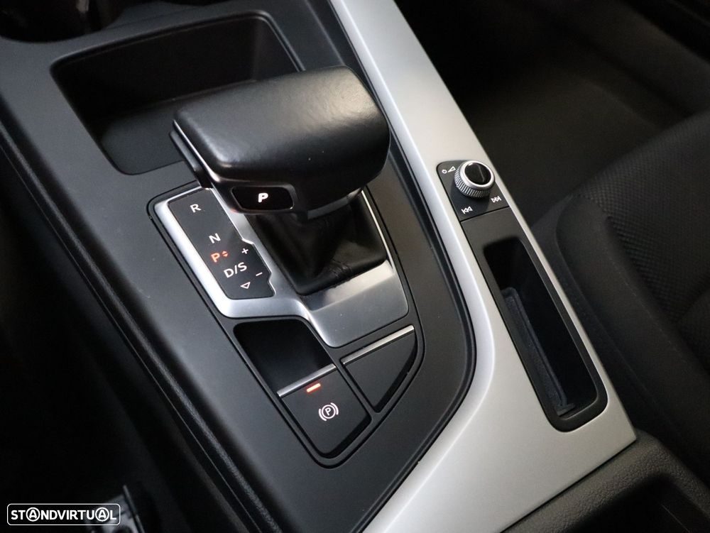 Audi A4 Avant 30 TDI S tronic - 16