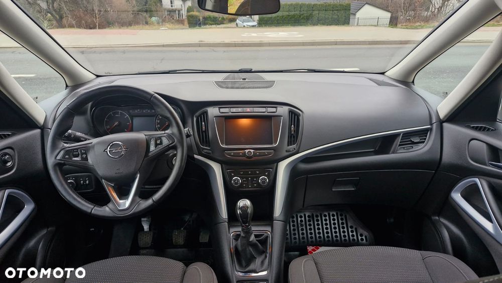 Opel Zafira - 12
