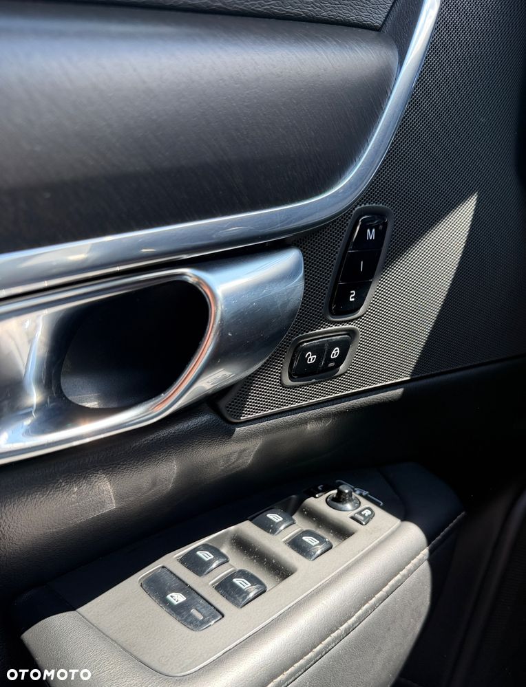Volvo V90 D5 AWD Momentum - 21