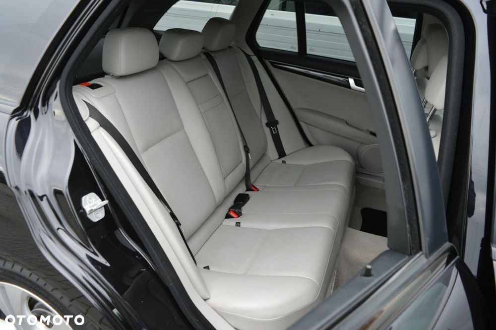 Mercedes-Benz Klasa C - 30