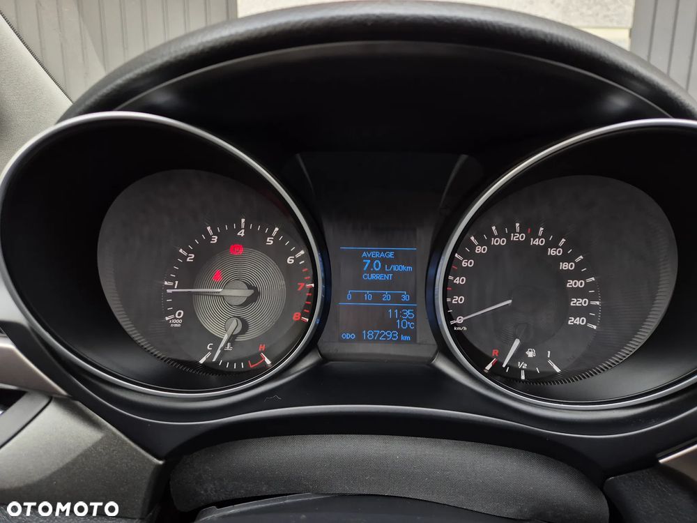 Toyota Avensis 1.8 Sol - 8