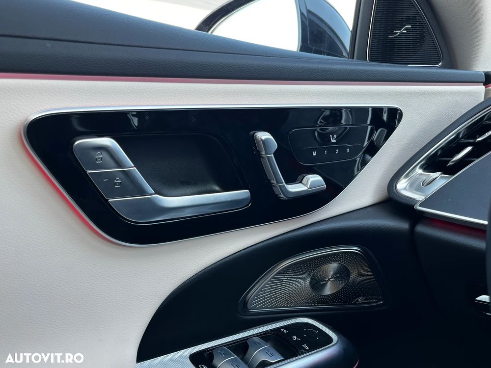 Mercedes-Benz E 400 4MATIC PHEV - 24