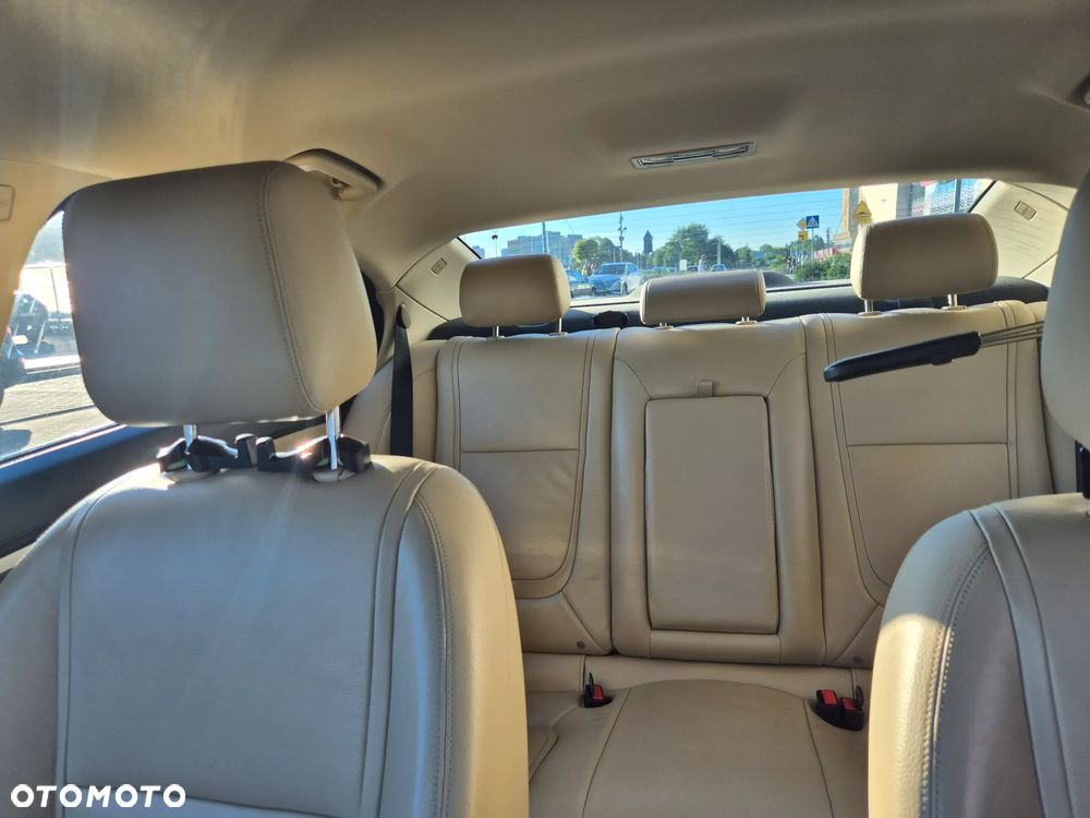 Jaguar XF 2.2 D - 25