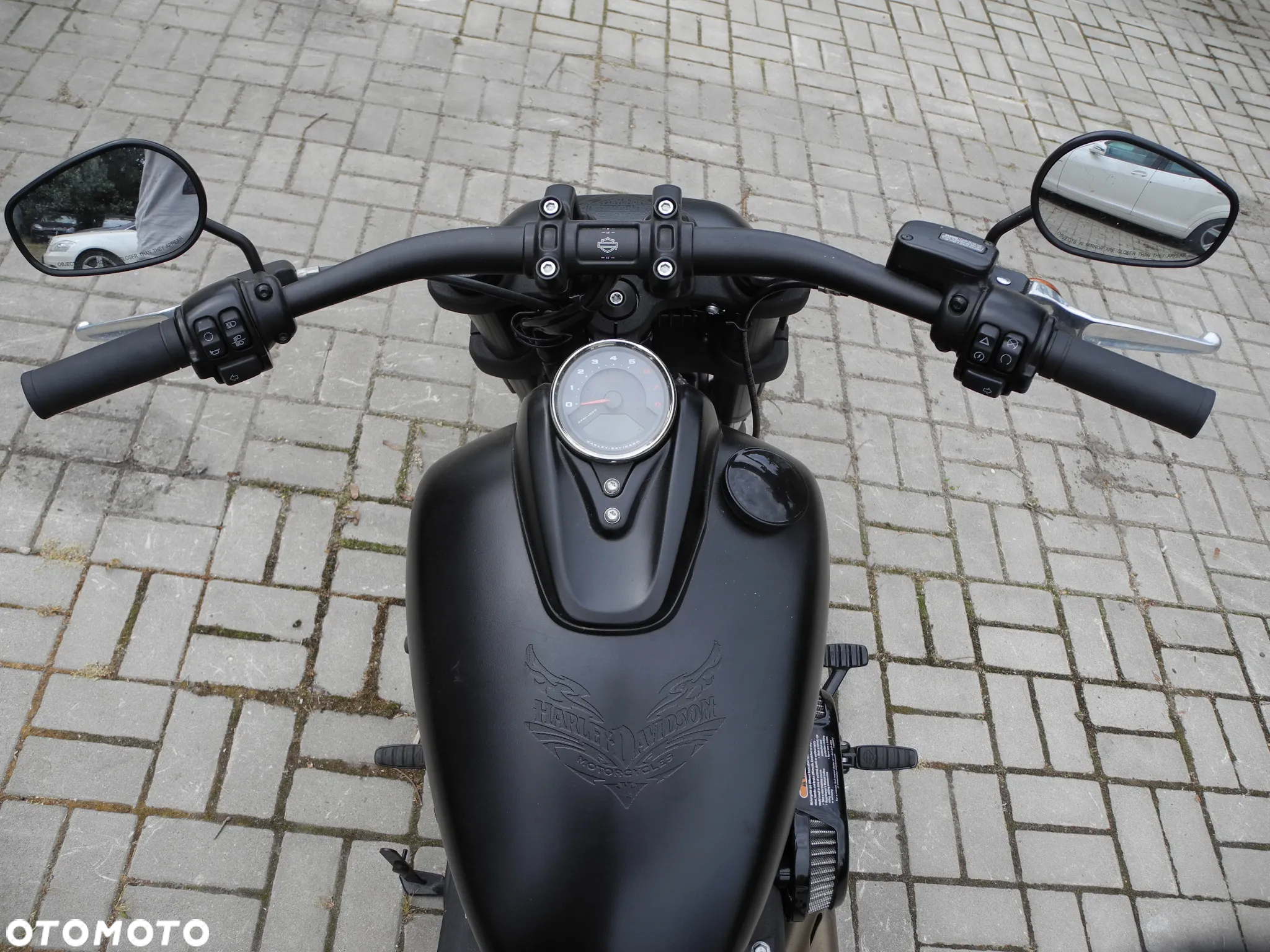 Harley-Davidson Softail Fat Bob - 11