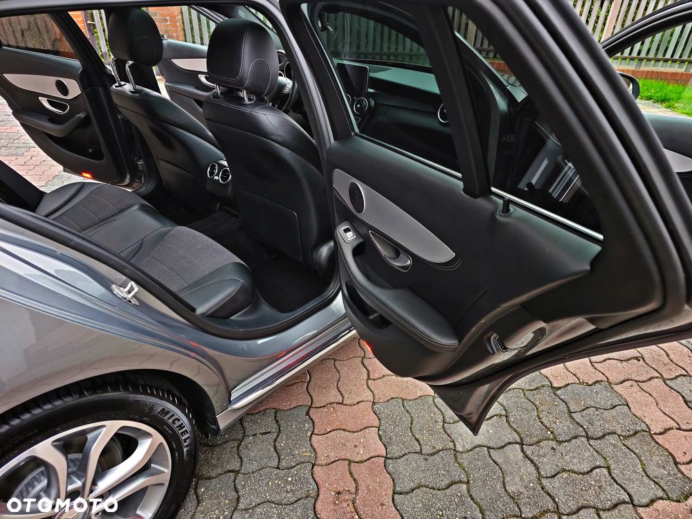 Mercedes-Benz Klasa C 180 T Kompressor Automatik BlueEFFICIENCY Avantgarde - 21