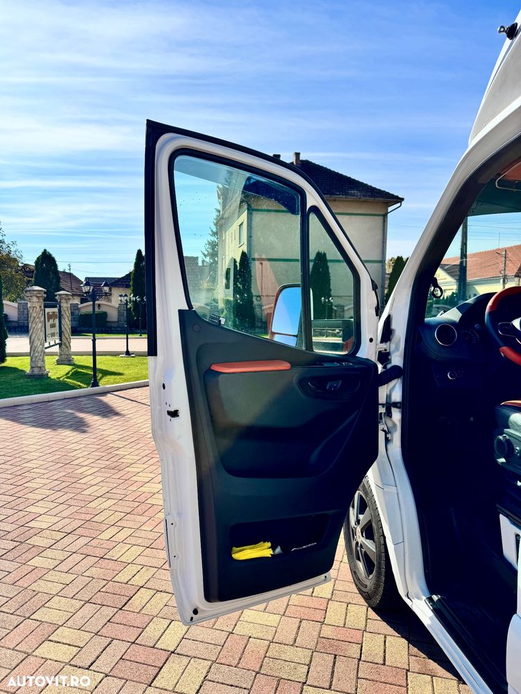 Mercedes-Benz Sprinter - 11