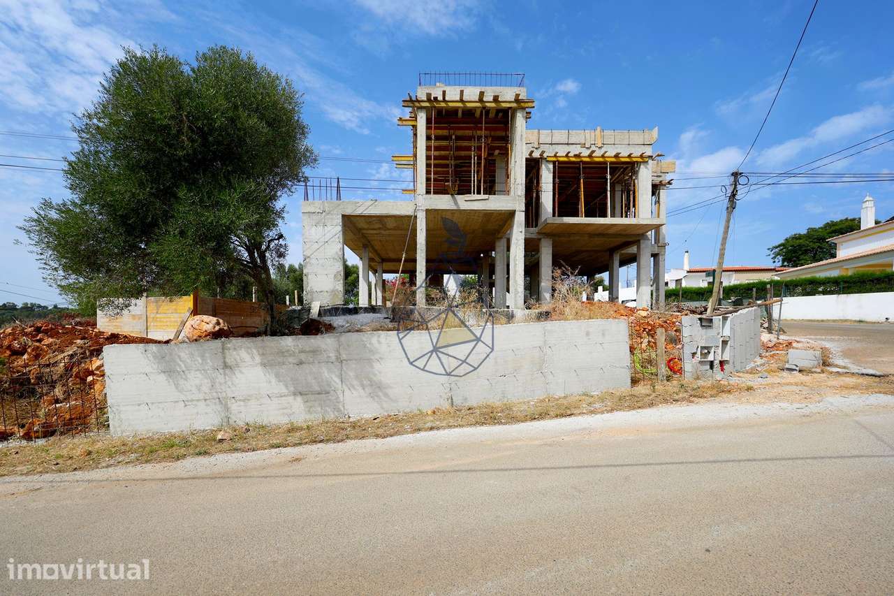 Moradia T4 em construção com piscina em Monte Canelas - Portimão - Grande imagem: 2/16