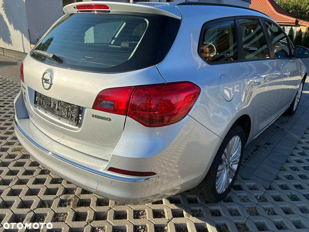 Opel Astra 1.4 T Cosmo EU6 - 4
