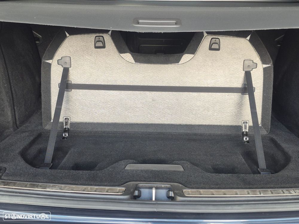 Volvo V60 2.0 B4 Momentum Plus Geartronic - 30