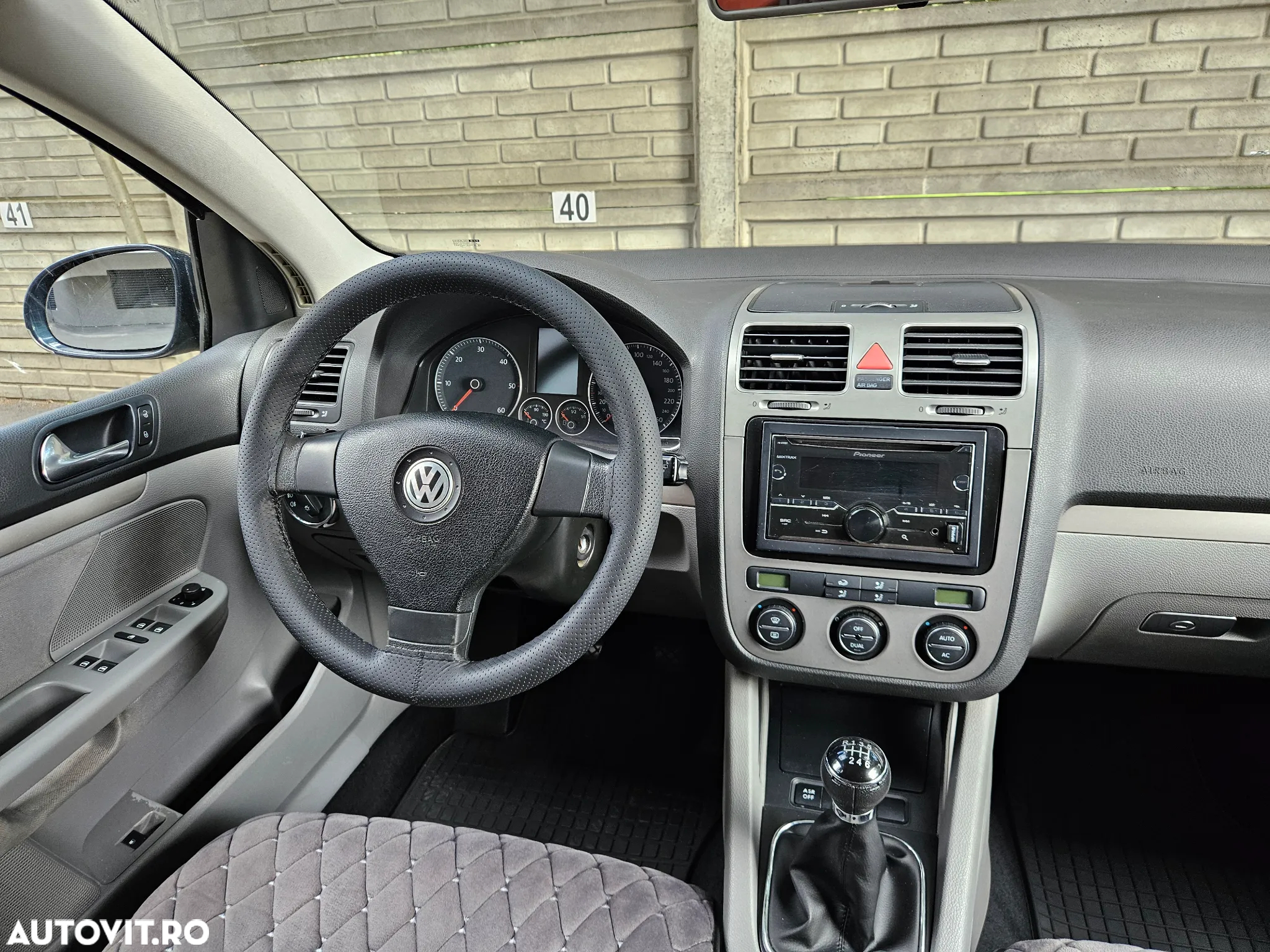 Volkswagen Golf - 9