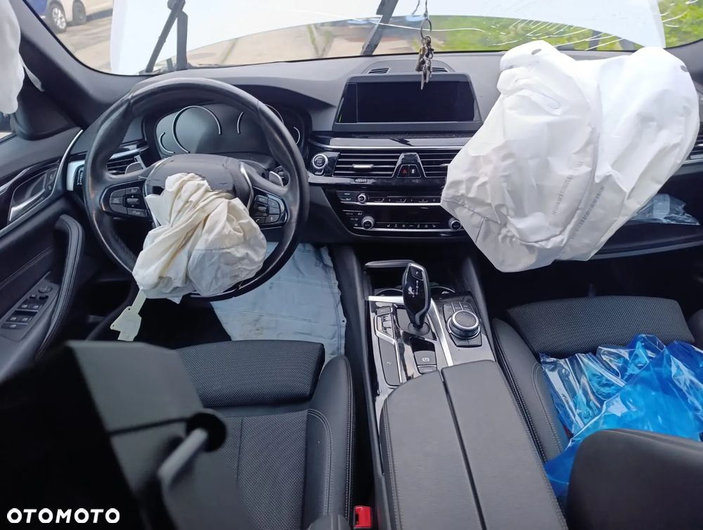 BMW Seria 5 520d xDrive - 6