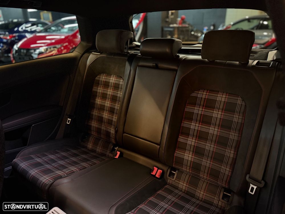 VW Golf 2.0 TSi GTi DSG Performance - 23