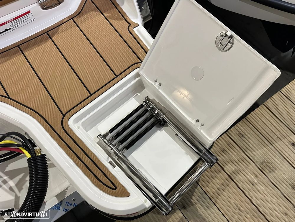 Chaparral 250 OSX - 7