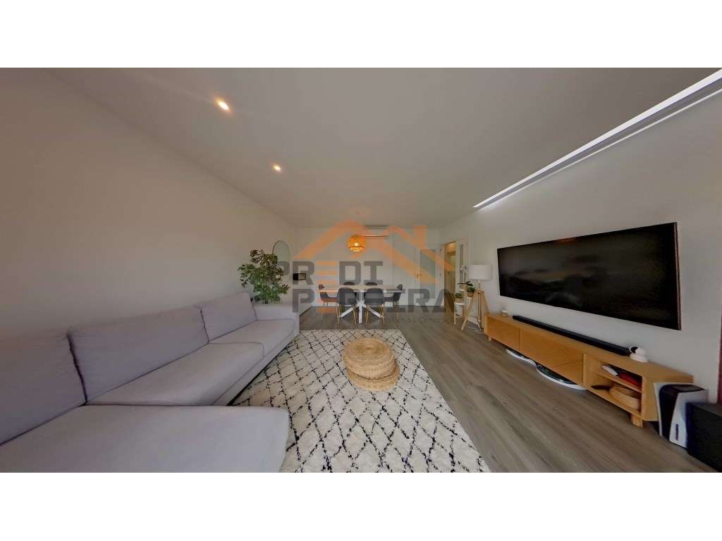 Reservado!
Predipereira apresenta um exclusivo T2, com box para um... - Grande imagem: 5/26