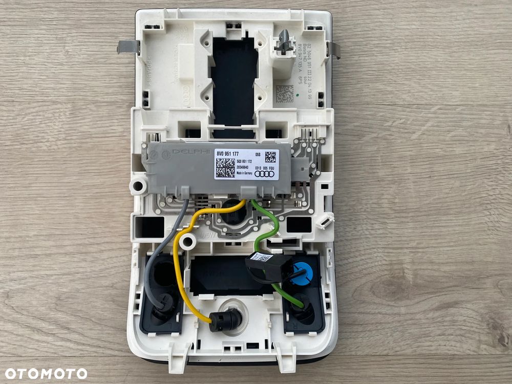 LAMPKA OŚWIETLENIA WNĘTRZA KABINY AUDI A3 8V 8V0947135A - 5