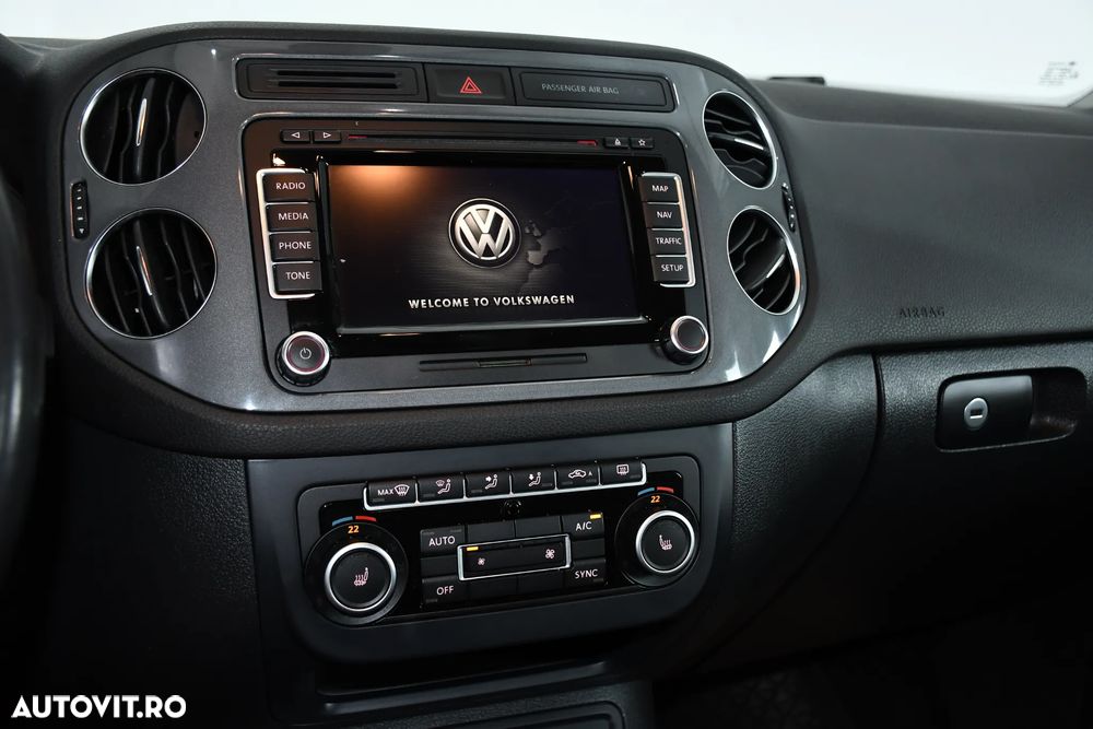 Volkswagen Tiguan 2.0 TDI DPF 4Motion BlueMotion Technology Lounge Sport & Style - 15