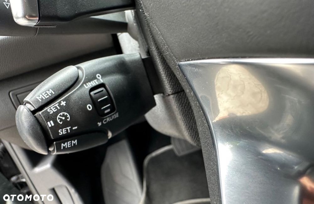 Peugeot 308 1.5 BlueHDi Allure S&S EAT6 - 26