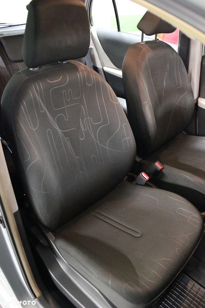 Toyota Yaris - 16