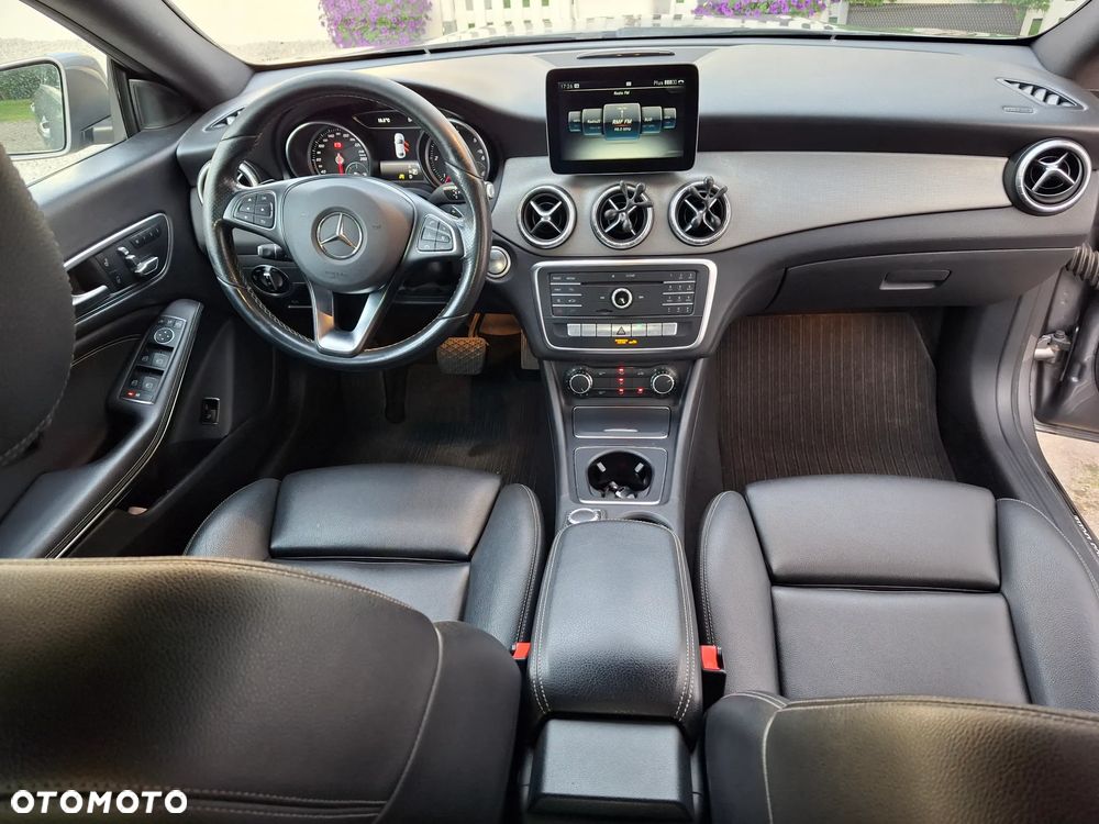 Mercedes-Benz CLA - 16